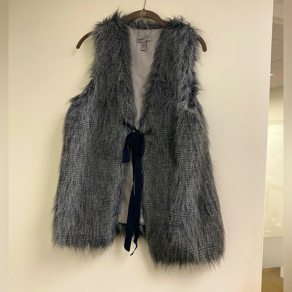 Vena Cava Aqua faux fur vest women’s size small